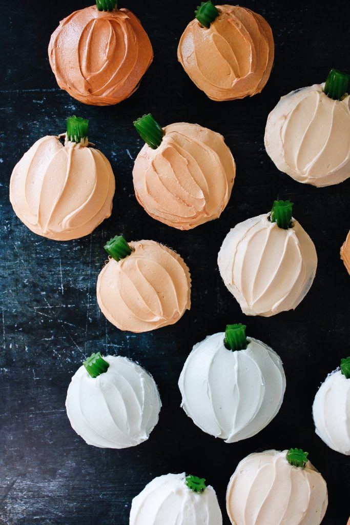 cupcakes that look like pumpkins