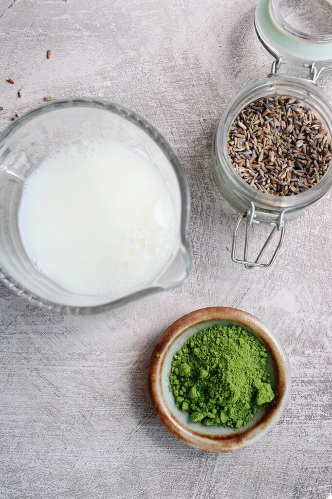 lavender matcha latte ingredients: milk lavender and matcha powder