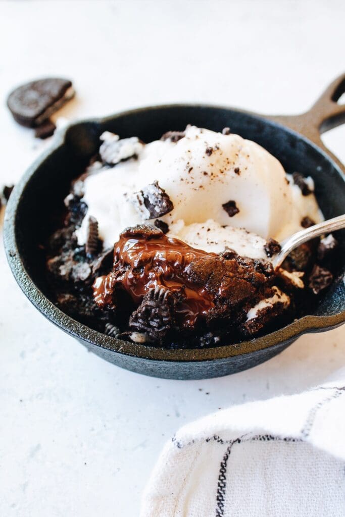 cookies and cream pizookie in a small cast-iron skillet
