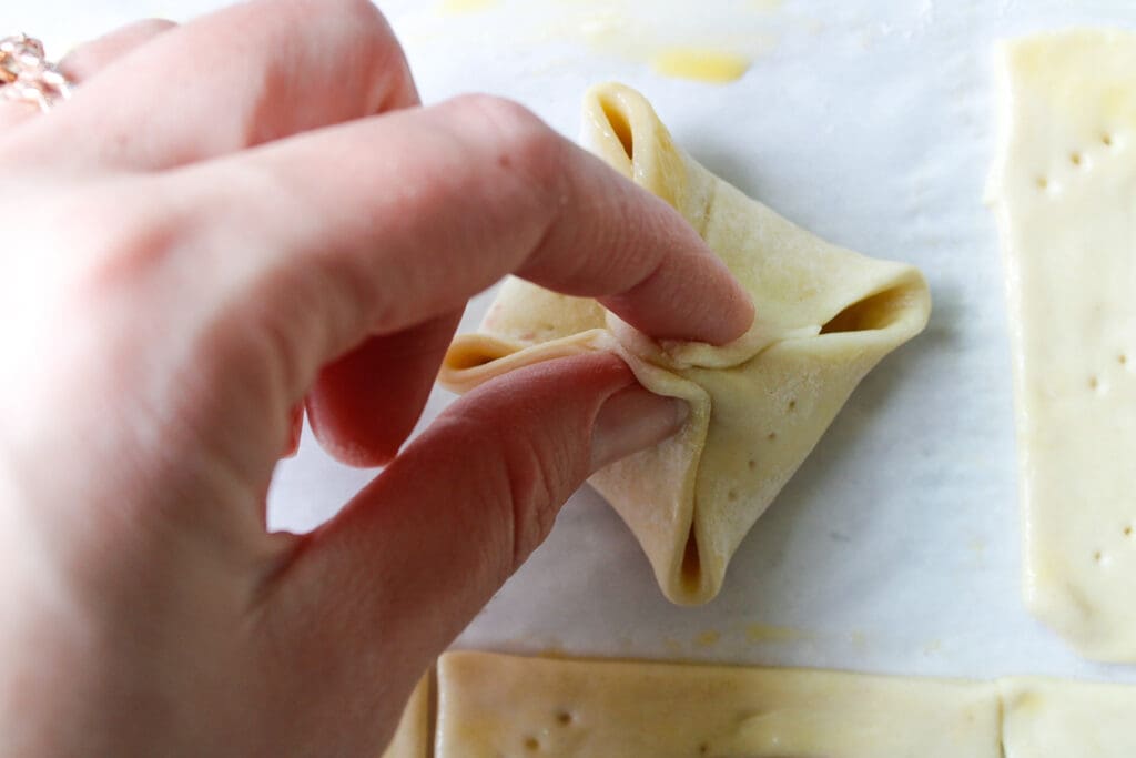 how to close up puff pastry tart